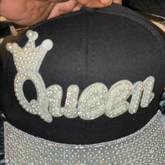 Queen Black and Silver Cap - Picture 4 of 6